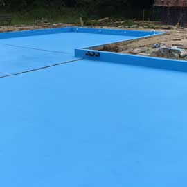 Polyvile zwembad onderhoud