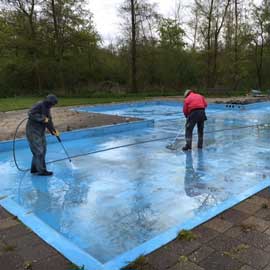 Polyvile zwembad onderhoud